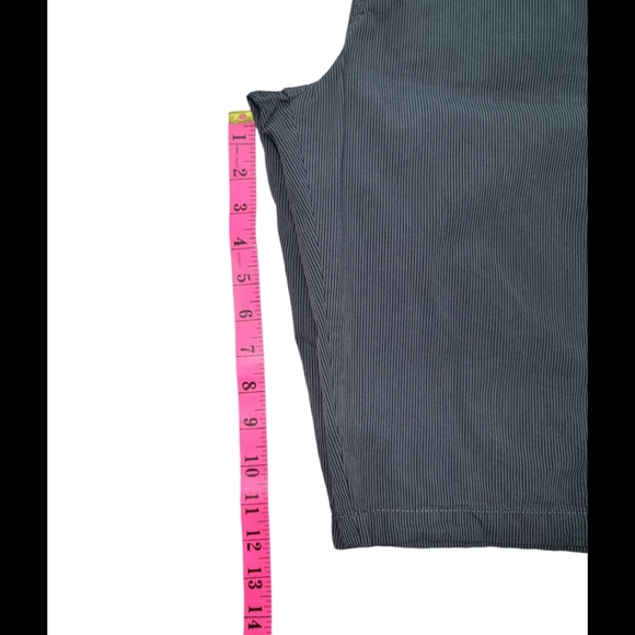 (M) Guess Shorts Grey Striped (Men) - Picture 8 of 8